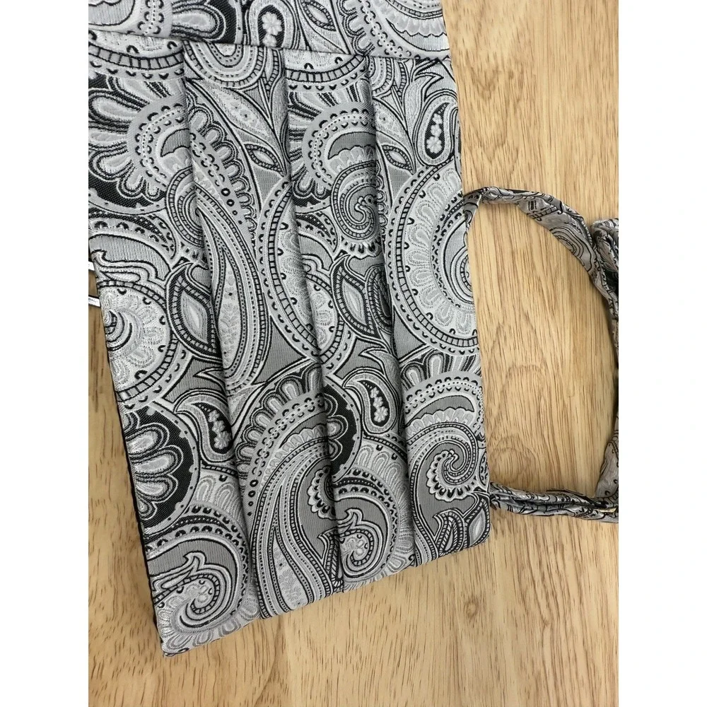 Vtg‎ Matching Cummerbund & Bow Tie Set Black Gray  Paisley Up To 38 Inches #47